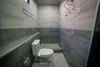 Гостевой дом Guest House Holiday Village Батуми Двухместный номер с 2 отдельными кроватями и видом на горы-3