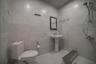 Гостевой дом Guest House Holiday Village Батуми Семейный номер с балконом-1
